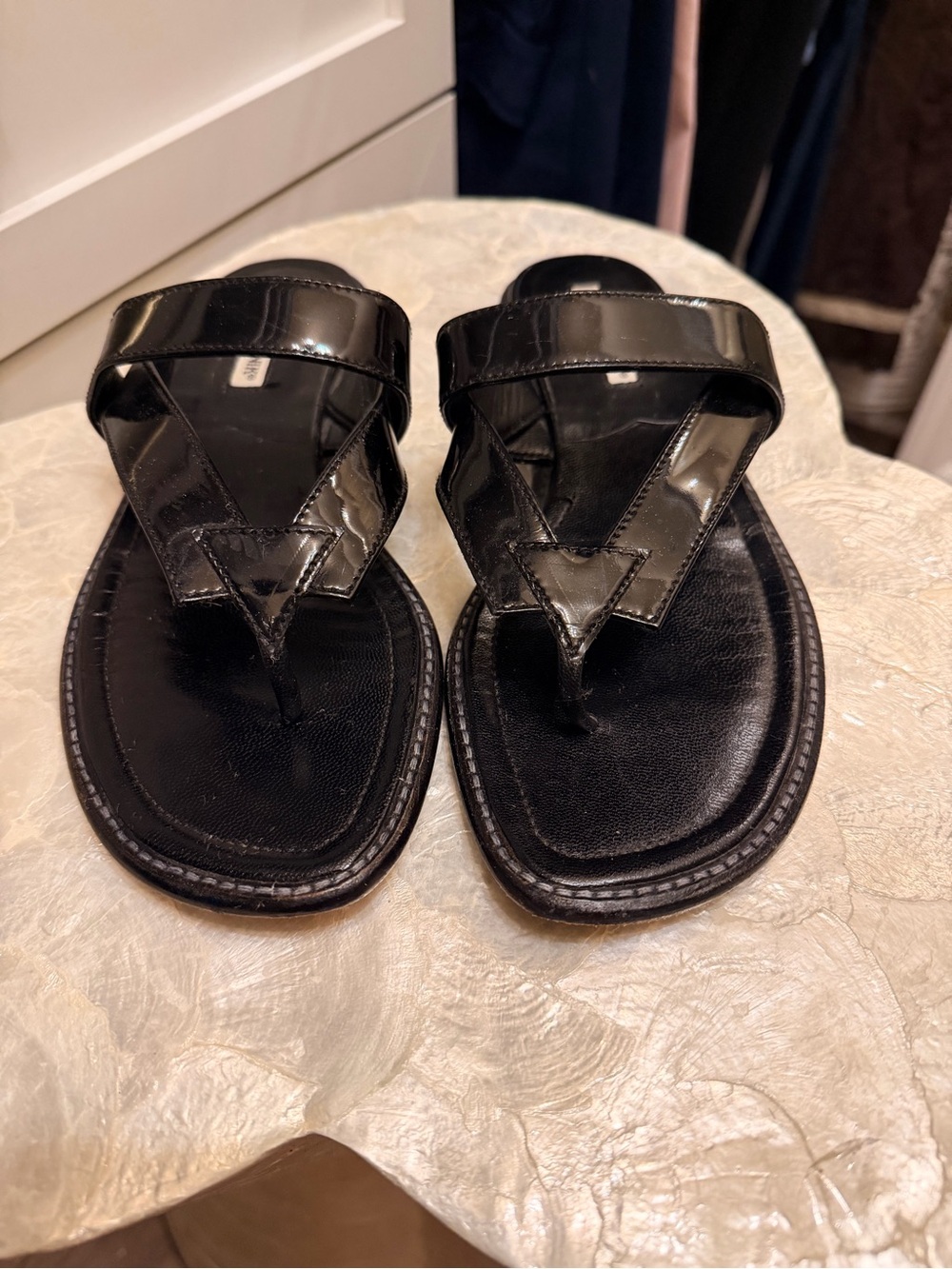 Manolo Blahnik Black Patent Leather V strap Sandals 37.5 - Picture 2 of 6